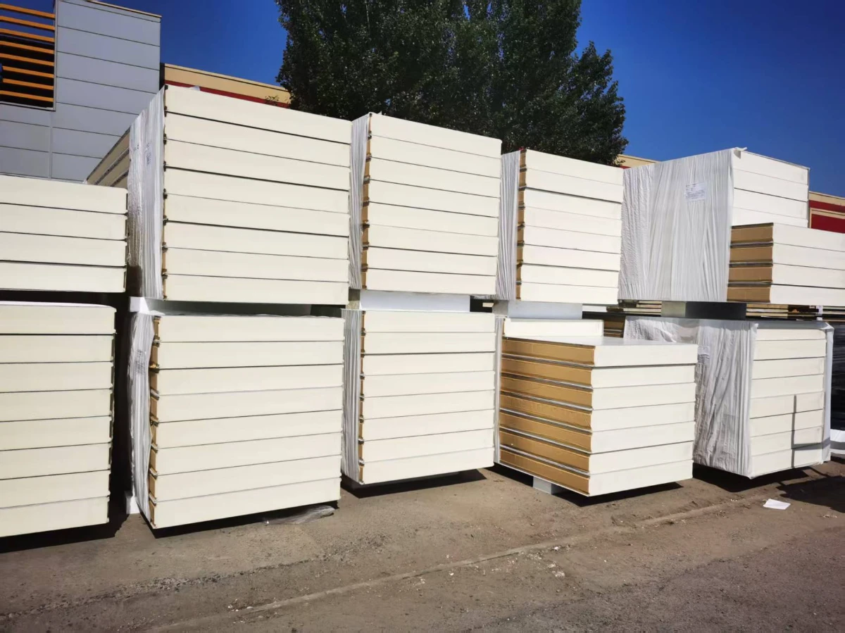 Continuous-line PU panel production