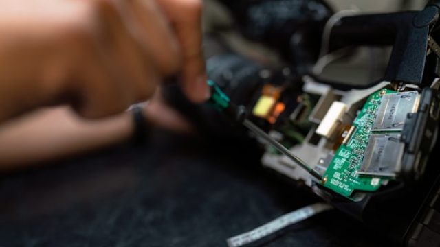 photo-1581092918056-0c4c3acd3789